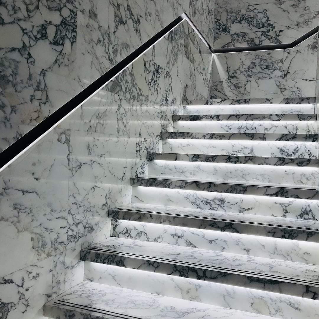 Image gallery marquee